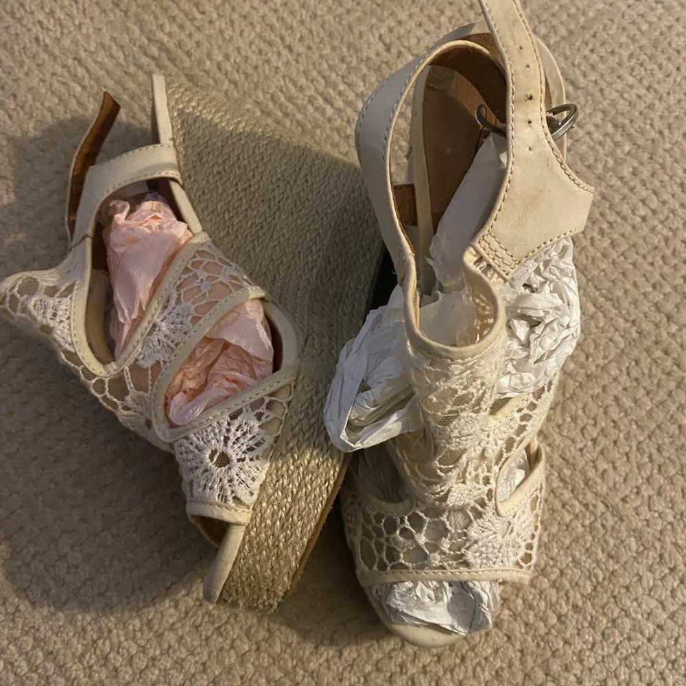 Crochet cream wedges